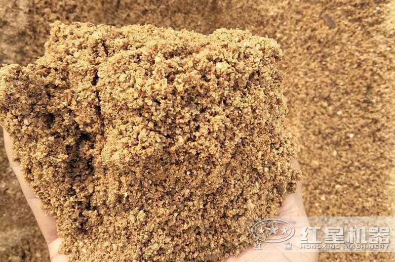 鵝卵石制成的機(jī)制砂，比天然砂還好用